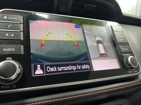 Used 2018 Nissan Kicks SR image 9