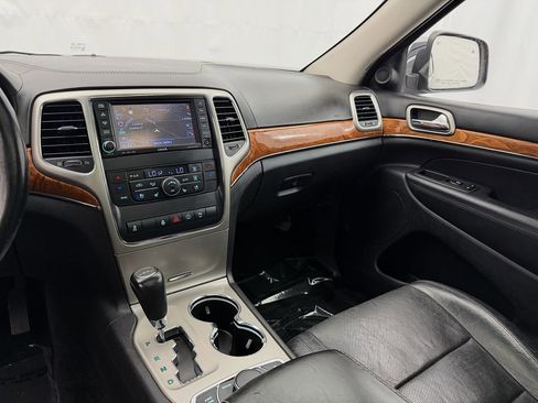 Used 2013 Jeep Grand Cherokee Overland w/ Advance Technology Group image 14