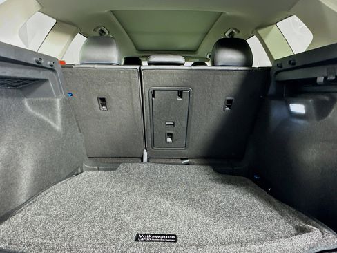 Used 2024 Volkswagen Taos SE image 29