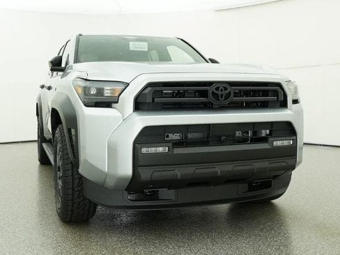 Used 2026 Toyota 4Runner SR5 RWD image 30