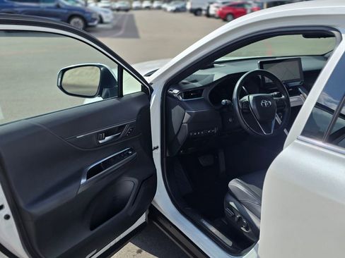 Used 2024 Toyota Venza Limited image 41