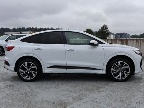 Used 2023 Audi Q4 e-tron Premium Plus w/ Premium Plus AWD/4WD image 4