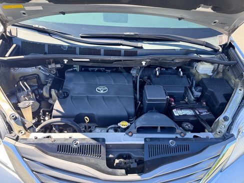 Used 2013 Toyota Sienna XLE AWD/4WD image 20