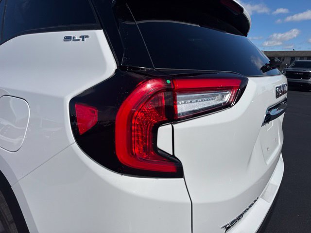 Used 2024 GMC Terrain SLT FWD image 24