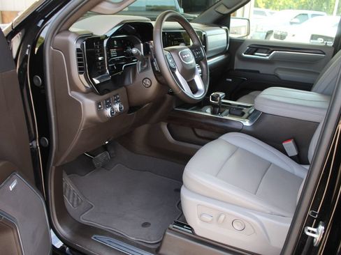 Used 2024 GMC Sierra 1500 SLT w/ SLT Premium Plus Package AWD/4WD image 24
