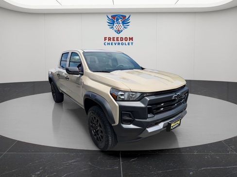 Used 2024 Chevrolet Colorado Trail Boss AWD/4WD image 8