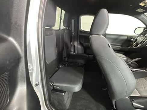 Used 2022 Toyota Tacoma TRD Sport w/ TRD Premium Sport Package AWD/4WD image 28