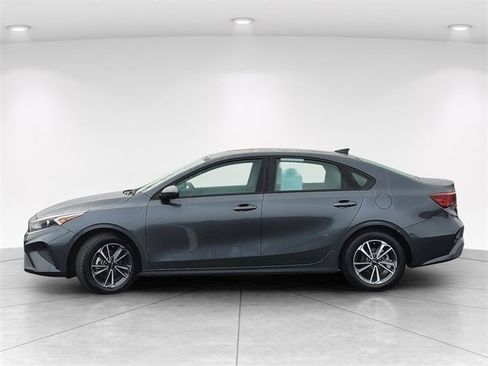 Used 2023 Kia Forte LXS image 7