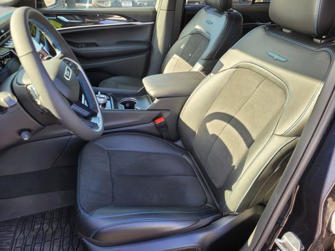 New 2023 Jeep Grand Cherokee Trailhawk w/ Advanced Protech Group II image 5