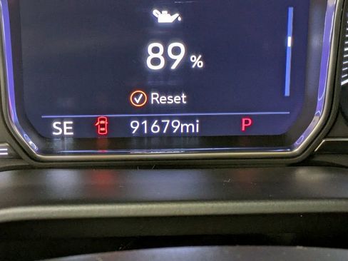 Used 2021 GMC Yukon Denali w/ Denali Premium Package image 16