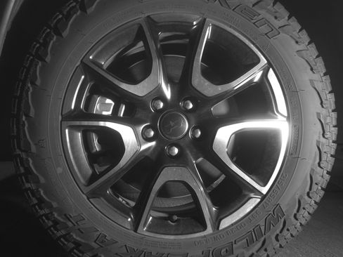 Used 2025 Jeep Compass Trailhawk AWD/4WD image 12