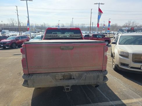 Used 2024 Chevrolet Silverado 2500 Custom w/ Custom Value Package image 6