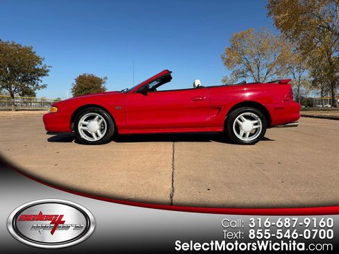 Used 1994 Ford Mustang GT image 1