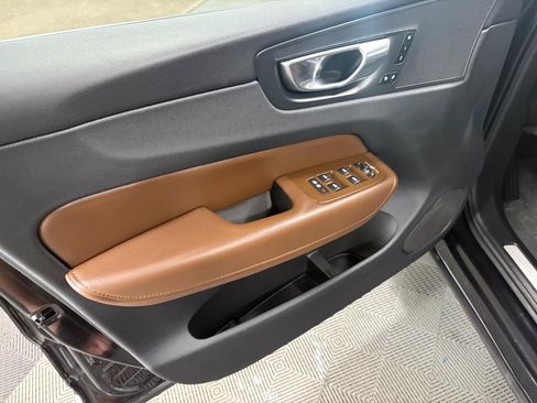 Used 2023 Volvo XC60 B5 Plus w/ Climate Package AWD/4WD image 26