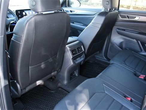 Certified 2025 Volkswagen Atlas Cross Sport SEL R-Line image 36