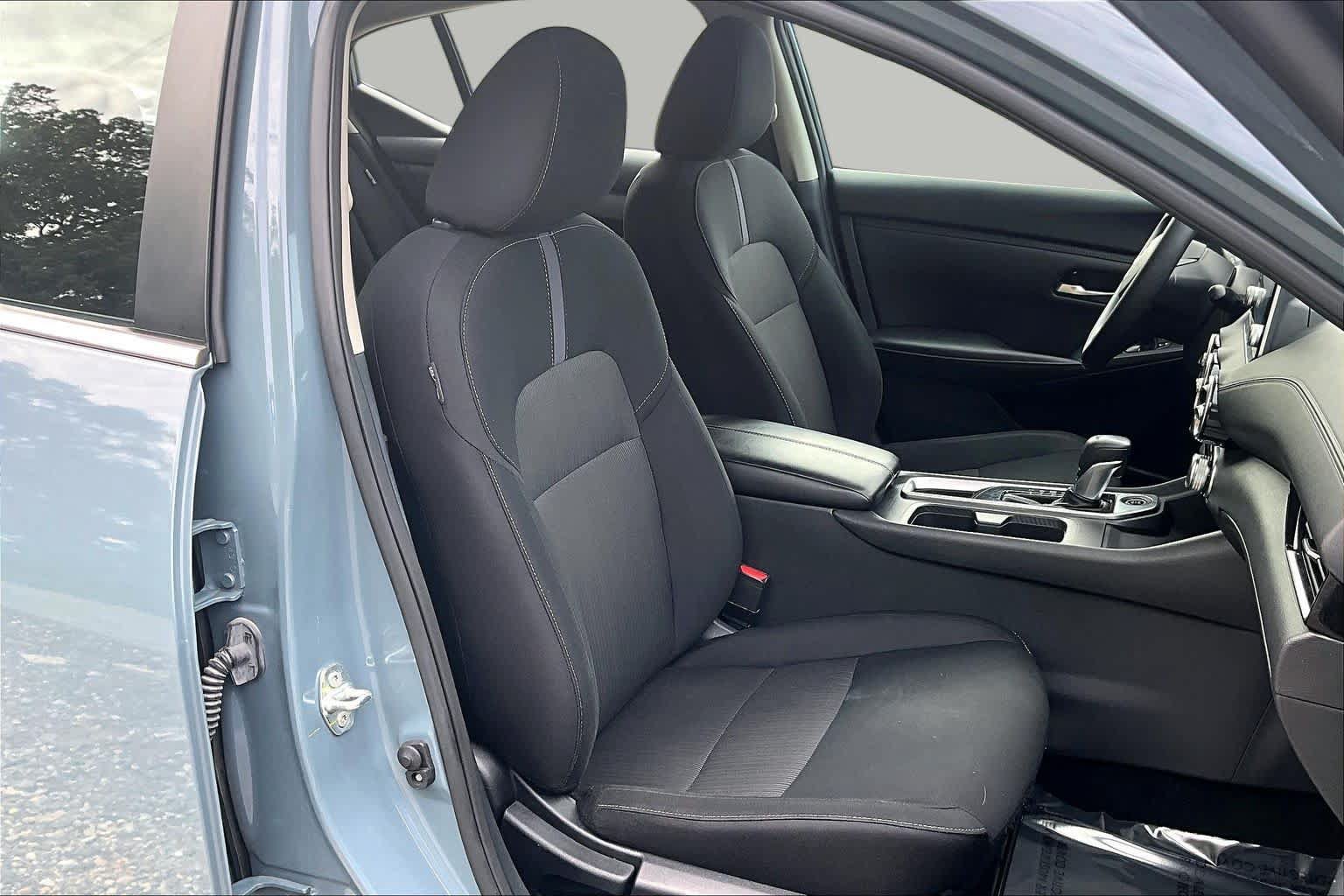 Used 2024 Nissan Sentra SV FWD image 9