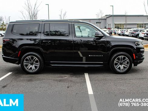 Used 2024 Jeep Wagoneer Series II w/ Flexible Seating Group image 9