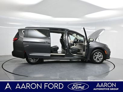 Used 2023 Chrysler Pacifica Limited