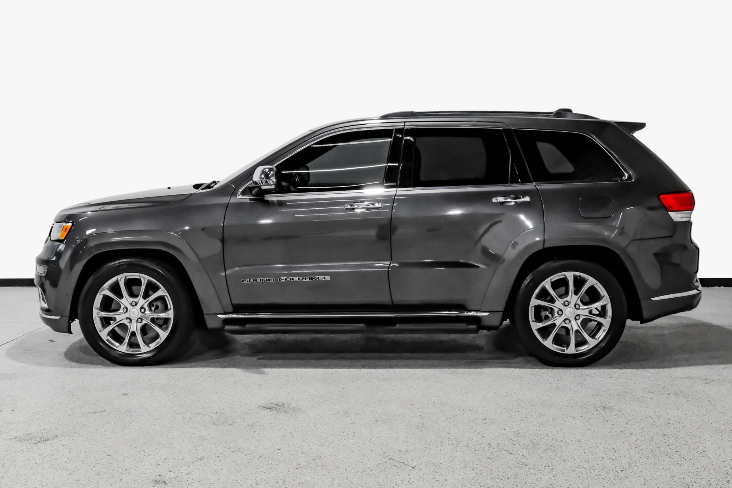 Used 2020 Jeep Grand Cherokee Summit w/ Skid Plate Group AWD/4WD image 9