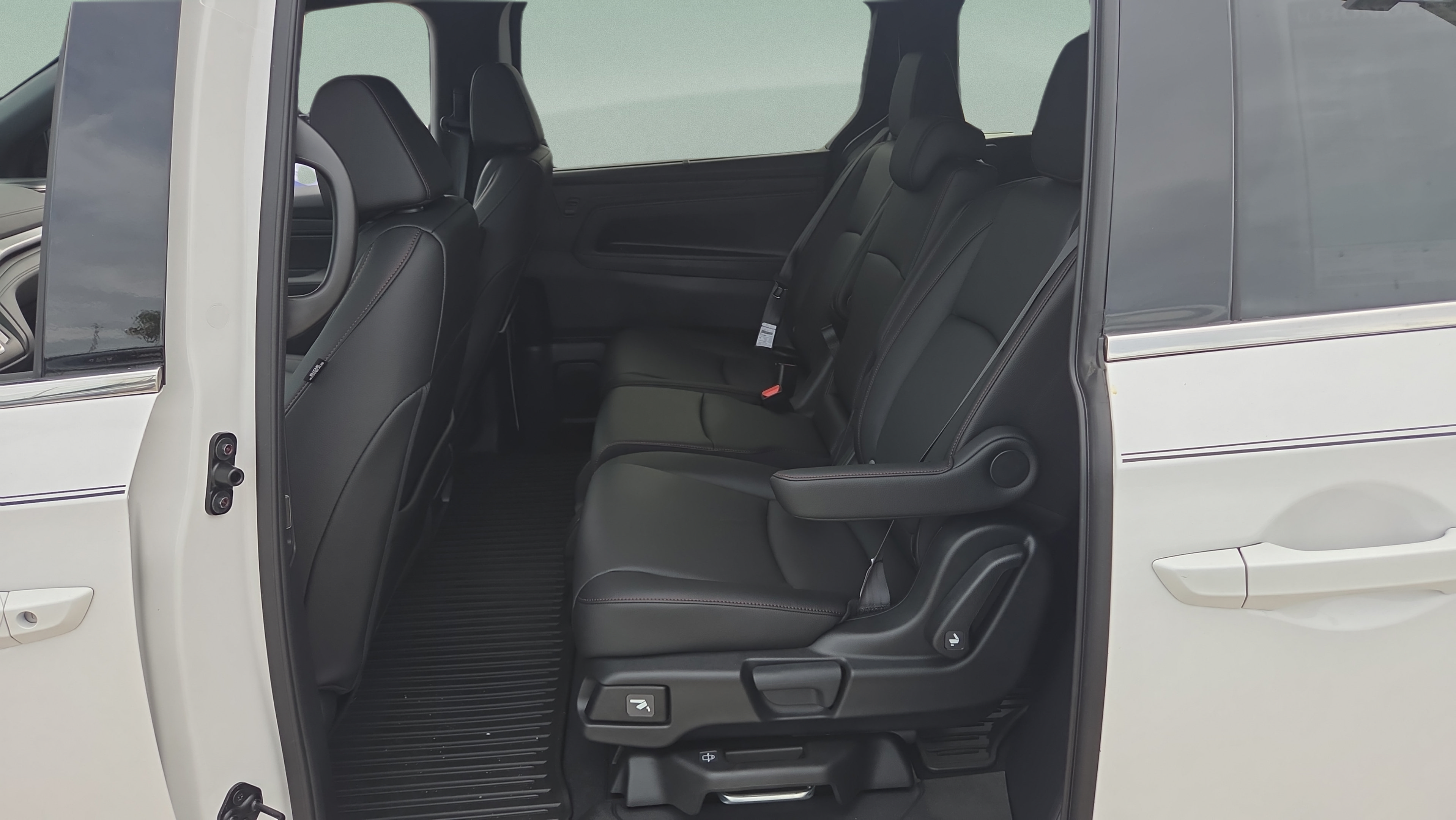 New 2026 Honda Odyssey Sport-L image 11