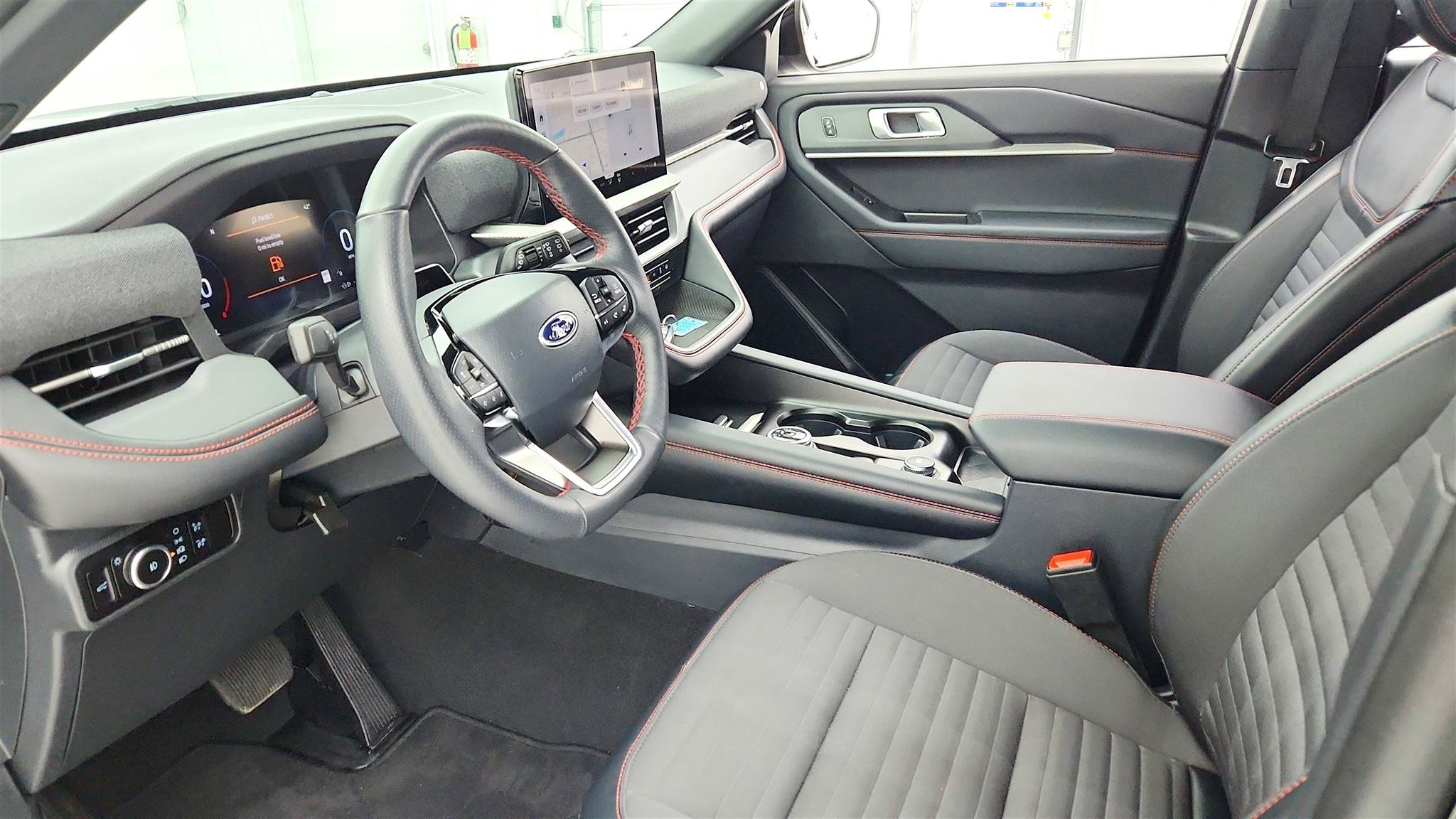 Used 2025 Ford Explorer ST-Line AWD/4WD image 9