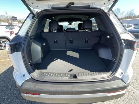 New 2026 Chevrolet Equinox LT w/ Convenience Package II image 3