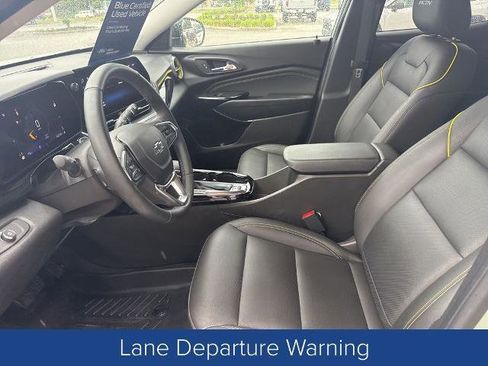 Used 2025 Chevrolet Trax ACTIV w/ Sunroof Package FWD image 8