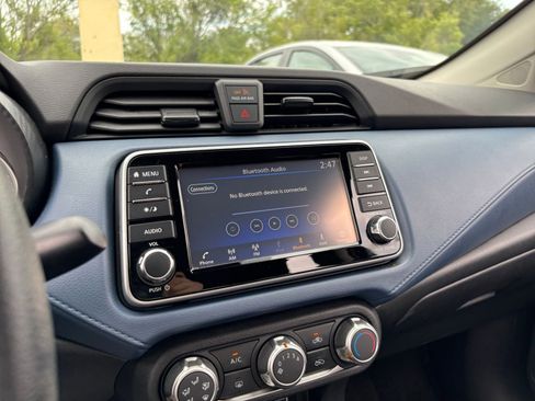 Used 2025 Nissan Versa SV FWD image 20