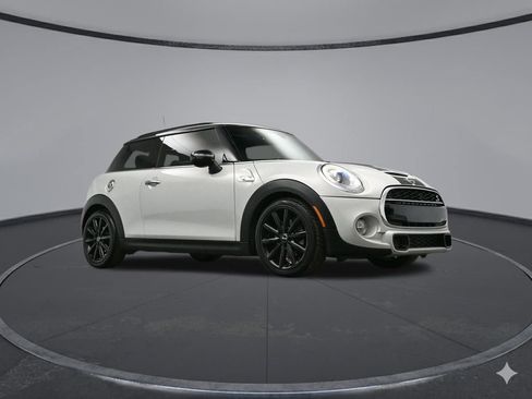 Used 2018 MINI Cooper S image 34