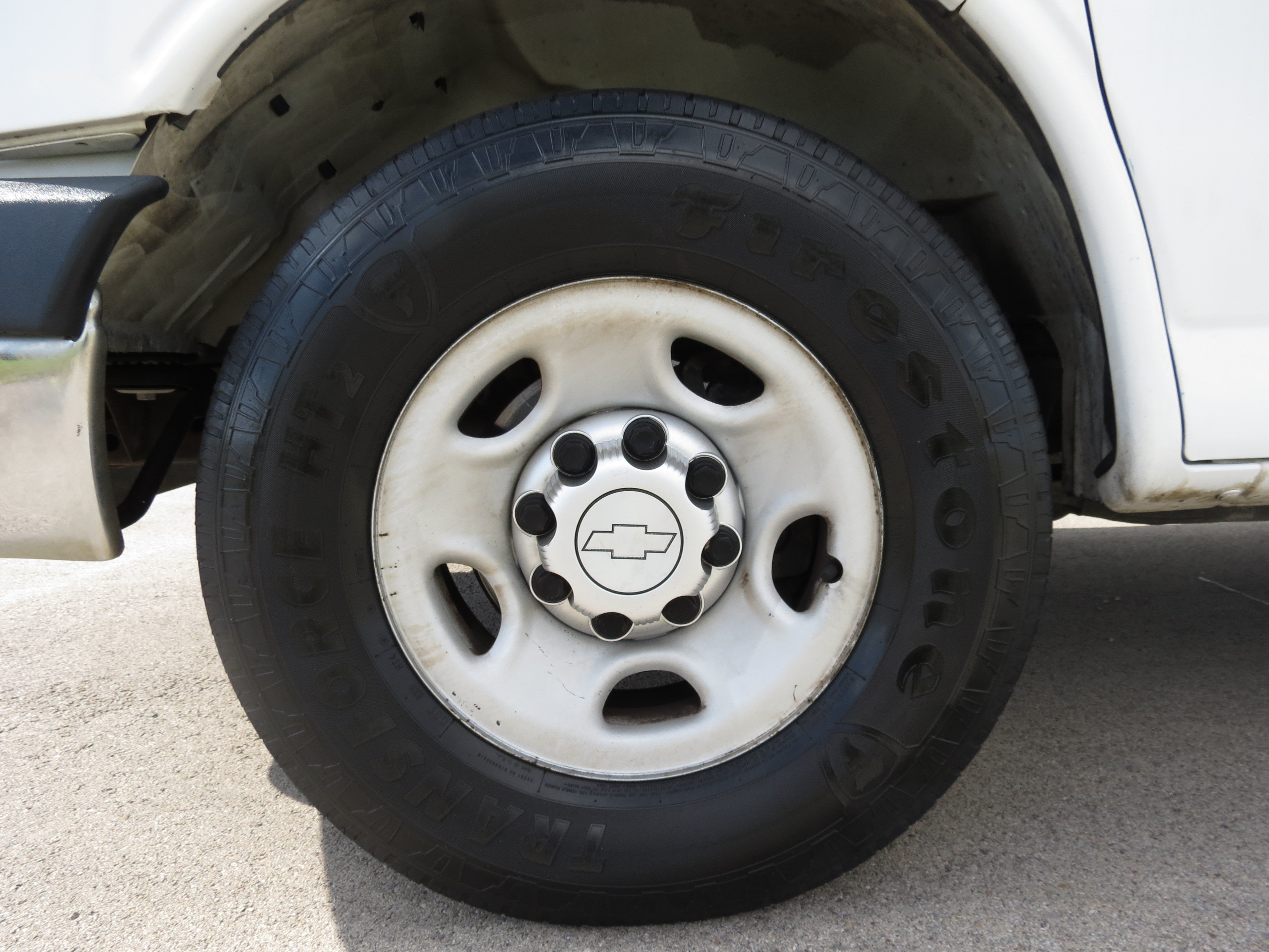 Used 2014 Chevrolet Express 2500 RWD image 9