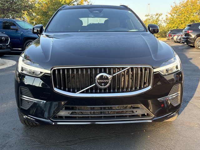 Used 2022 Volvo XC60 B5 Momentum FWD image 2