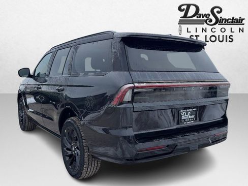 New 2026 Lincoln Navigator Reserve w/ Jet Appearance Package image 7