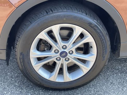 Used 2017 Ford Escape SE w/ Equipment Group 201A AWD/4WD image 34