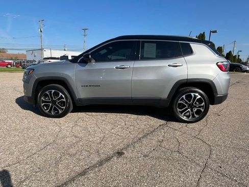 Used 2023 Jeep Compass Limited w/ Sun and Sound Group AWD/4WD image 2