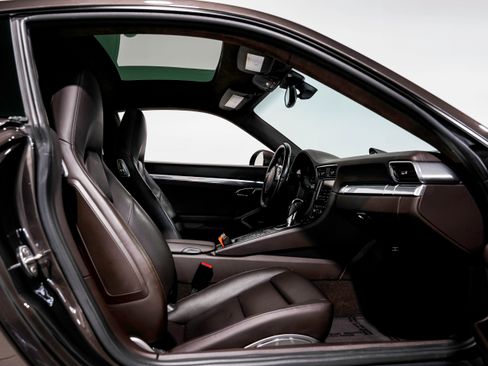 Used 2014 Porsche 911 Carrera S image 29
