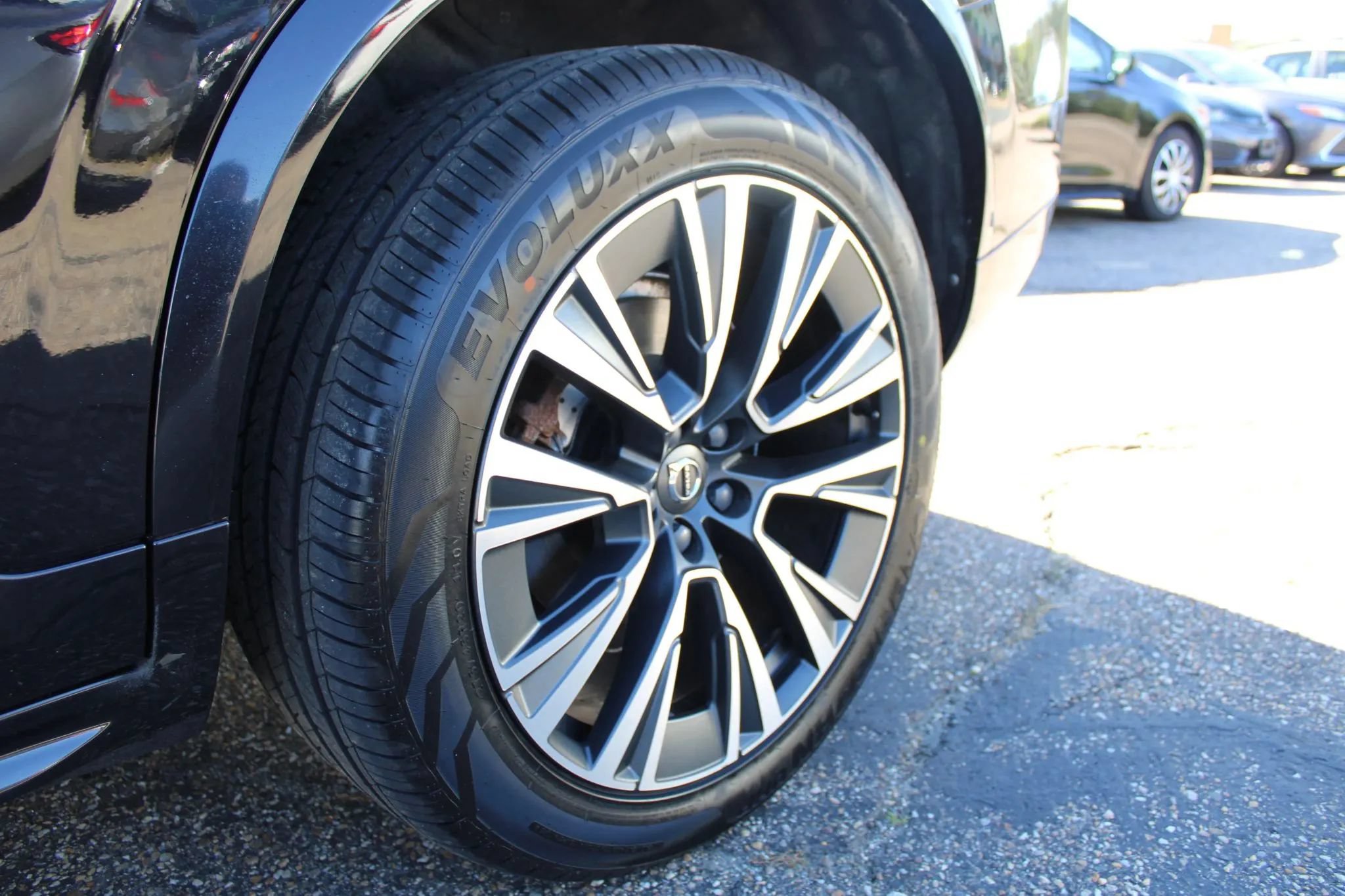 Used 2020 Volvo XC90 T6 Momentum AWD/4WD image 33