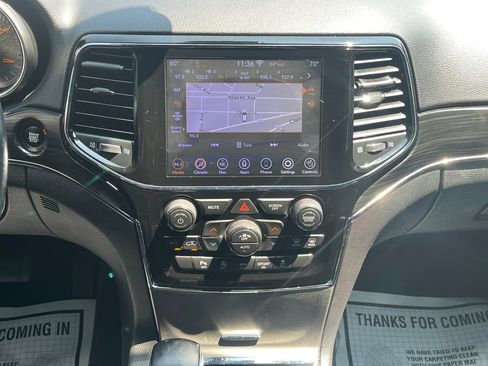 Used 2020 Jeep Grand Cherokee Limited w/ Premium Lighting Group AWD/4WD image 26