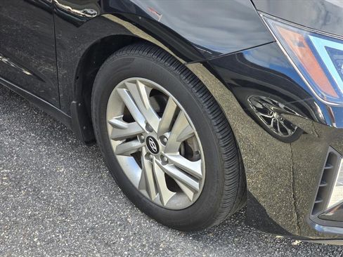 Used 2020 Hyundai Elantra SEL image 11