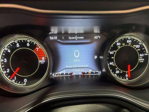 Used 2022 Jeep Cherokee Limited image 25