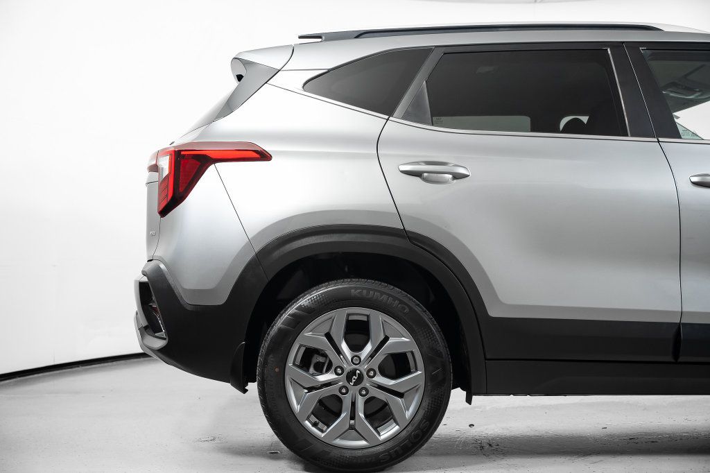 Used 2024 Kia Seltos S AWD/4WD image 5