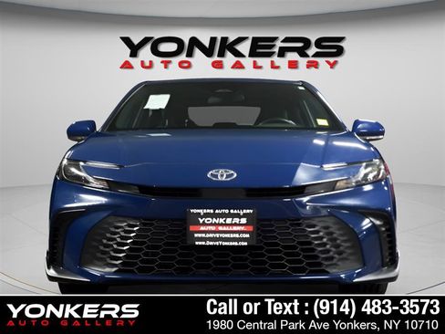 Used 2025 Toyota Camry SE image 19