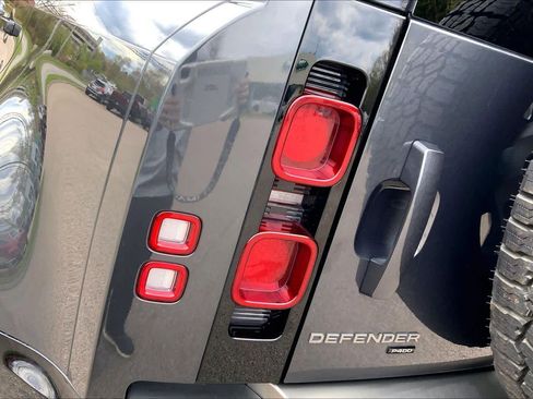 Used 2022 Land Rover Defender 110 X-Dynamic HSE AWD/4WD image 26