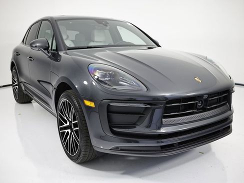 New 2026 Porsche Macan image 9