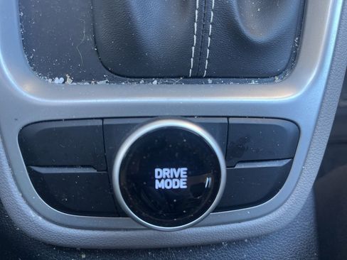 Used 2021 Hyundai Venue SEL image 18