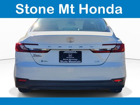Used 2025 Toyota Camry LE FWD image 5