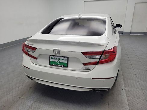 Used 2018 Honda Accord Touring image 7