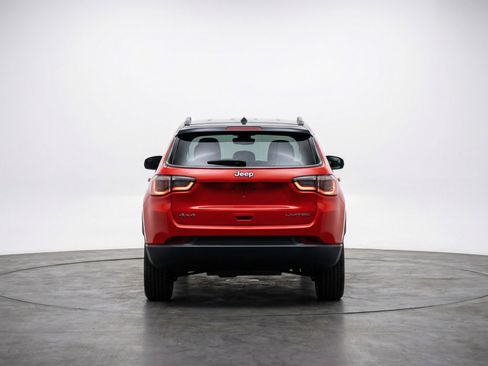 Used 2025 Jeep Compass Limited AWD/4WD image 7