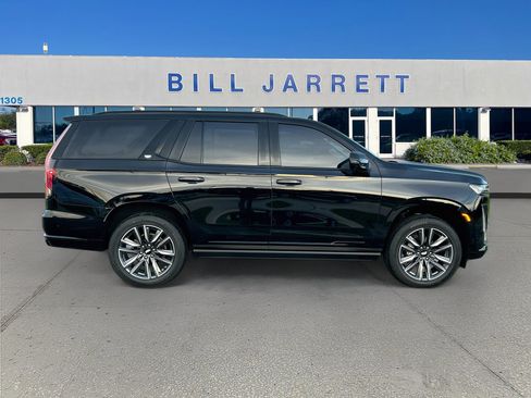 Used 2022 Cadillac Escalade Sport w/ Touring Package AWD/4WD image 8