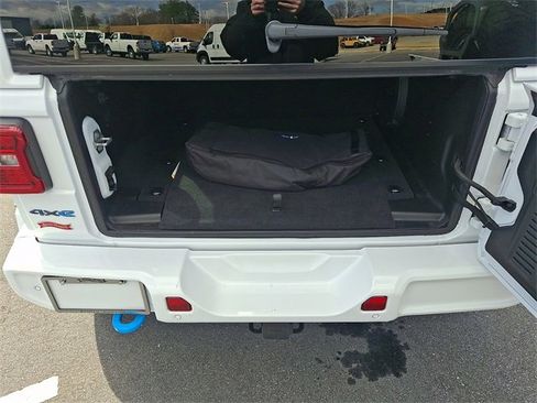 Used 2024 Jeep Wrangler High Altitude image 29