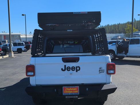 Used 2022 Jeep Gladiator Willys image 5